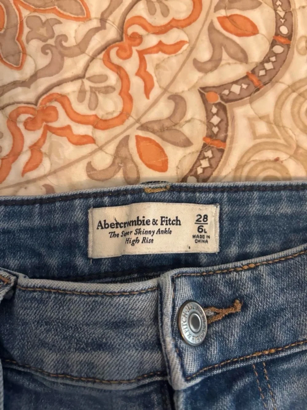 Abercrombie & Fitch Straight-Leg Mid-Blue Women's Jeans